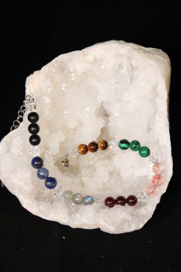 Bracelet 7 chakras monté sur câble avec fermoir et chainette