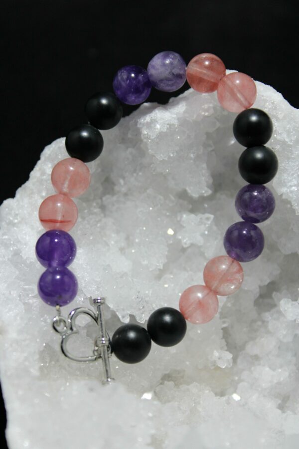 Bracelet Améthyste Quartz rose onyx  monté sur câble avec fermoir Cœur