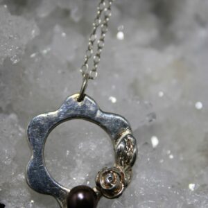 Magnifique pendentif en argent fleur d'eau douce