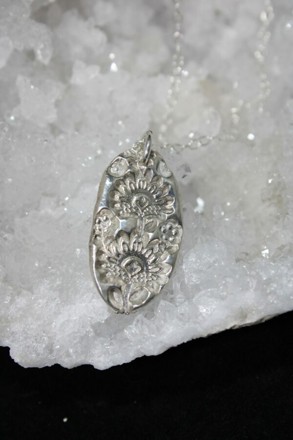 Original pendentif réversible en argent et rubis brute – Image 2