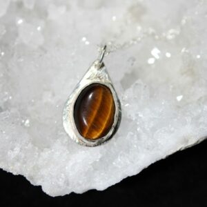 Pendentif en argent et oeil de tigre