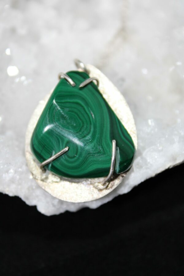Magnifique pendentif en argent et malachite – Image 2