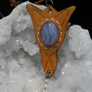 Collier en agate et cuir