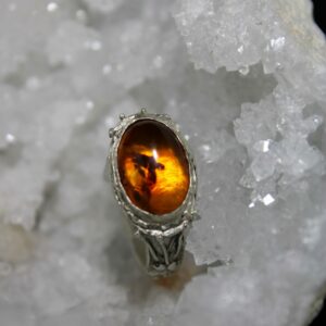 magnifique bague en argent avec ambre