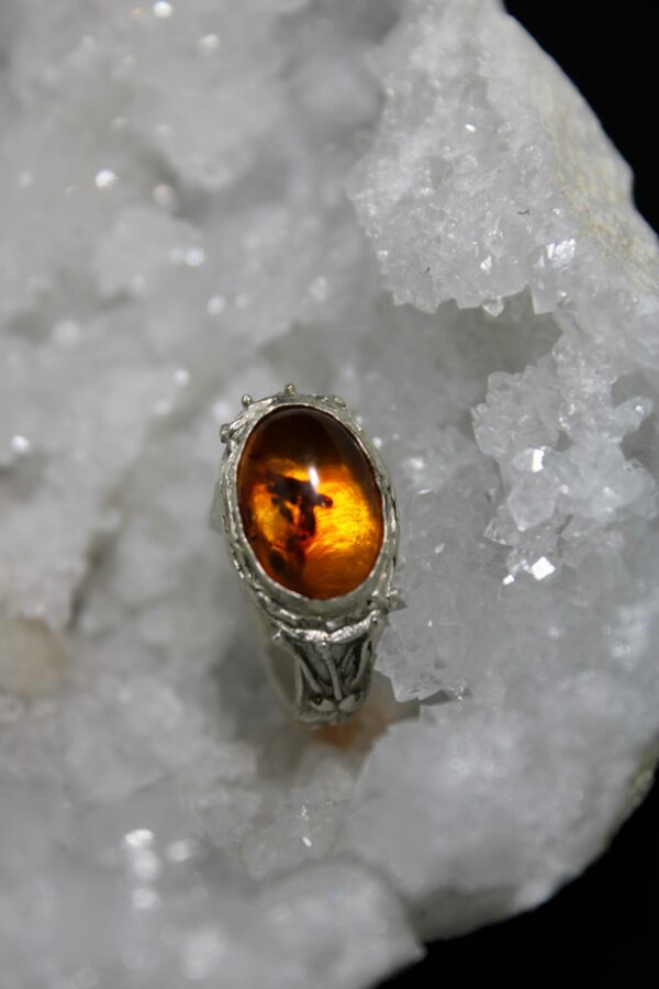 magnifique bague en argent avec ambre