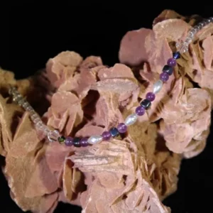 Bracelet monté Rocaille en verre toupie en cristal d'Autriche Améthyste perles d'eau douce ,hématite