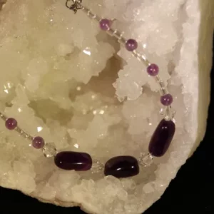 Bracelet monté Rocaille en verre toupie en cristal d'Autriche Améthyste