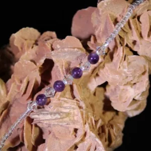 Bracelet monté Rocaille en verre toupie en cristal d'Autriche Améthyste