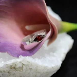 Bague navette zircon