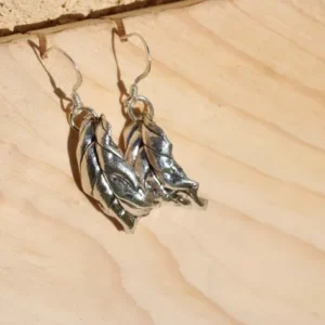 Belles Boucle d'oreilles feuilles fuchsia