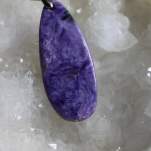 Splendide pendentif en charoïte avec attache argent