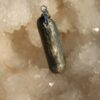 pendentif en cyanite brute  attache en argent – Image 2