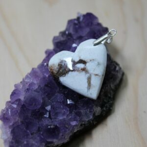 Rare pendentif en magnésite  avec attache en argent