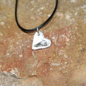 Pendentif cœur et arum