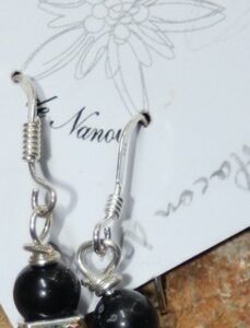 Boucles d'oreilles perle en howlite et obsidienne flocon de neige et cube en cristal d' Autriche
