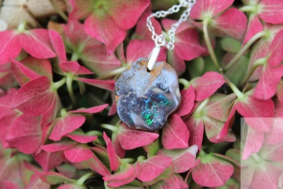 Pendentif rare opale boldeur